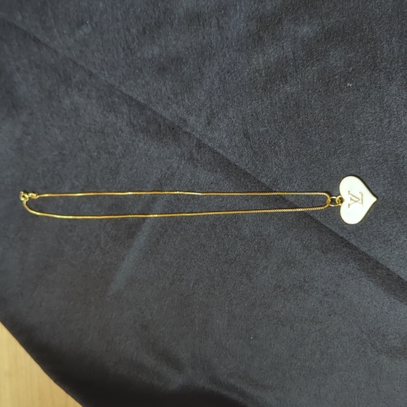 Louis Vuitton Necklace - Picture 4 of 7